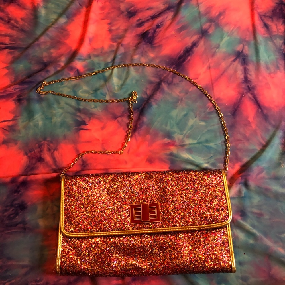 🦋Glitter rainbow clutch w/ gold chain